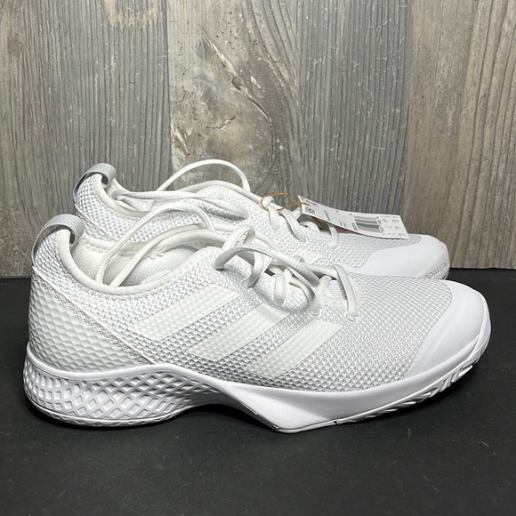 adidas Shoes - Adidas courtflash tennis shoes. Women’s 8.5